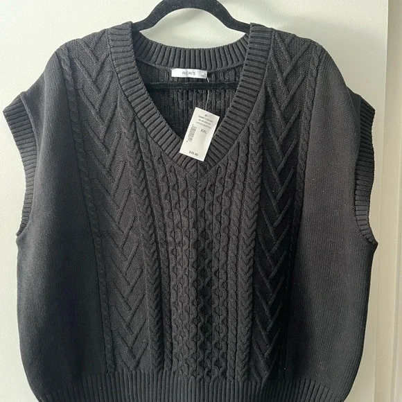 NWT Ricki's Black Cable Knit V-Neck Sweater Vest - Picture 2 of 3